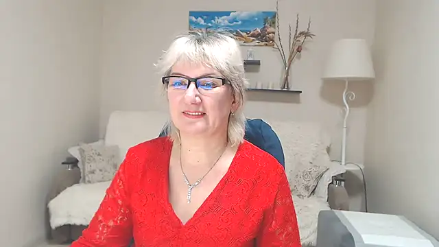 Snapshot of FleurMays chatting on 02.18.25 FleurMays online show from 02.18.25