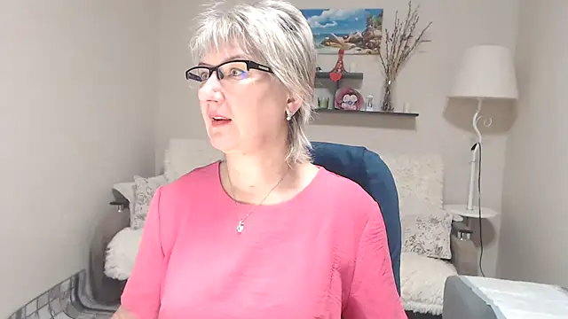 FleurMays online show from 11.04.25