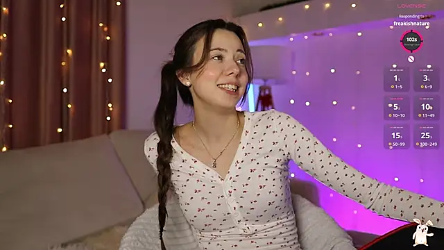 Snapshot of Goldy_Grace_ chatting on 01.14.25 Goldy Grace online show from 01.14.25