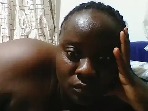 Snapshot of Hotwife8 chatting on 10.19.25 Hotwife8 online show from 10.19.25