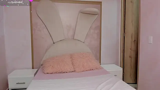 Snapshot of Leah_Sweetie chatting on 01.25.25 Leah Sweetie online show from 01.25.25