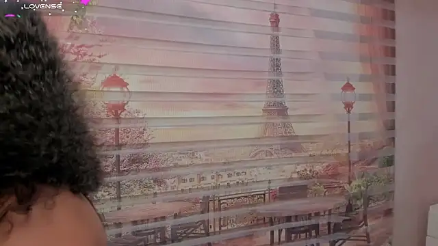 Snapshot of Leah_Sweetie chatting on 02.01.25 Leah Sweetie online show from 02.01.25