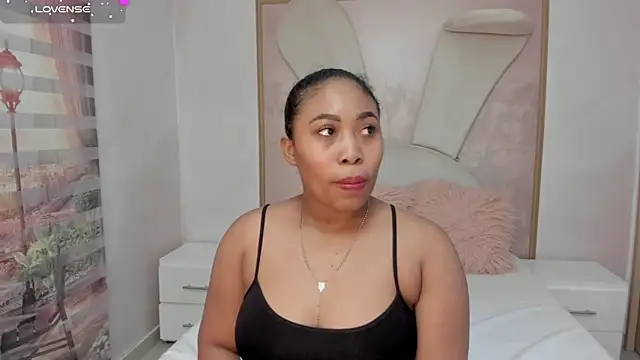 Snapshot of Leah_Sweetie chatting on 02.10.25 Leah Sweetie online show from 02.10.25