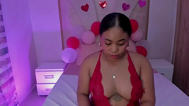 Snapshot of Leah_Sweetie chatting on 02.14.25 Leah Sweetie online show from 02.14.25