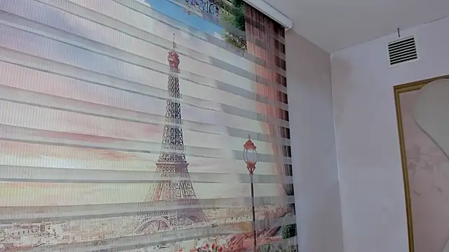 Snapshot of Leah_Sweetie chatting on 02.28.25 Leah Sweetie online show from 02.28.25