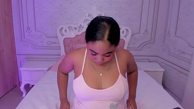 Snapshot of Leah_Sweetie chatting on 03.20.25 Leah Sweetie online show from 03.20.25