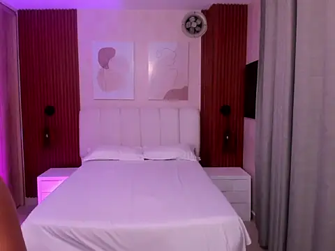 Snapshot of Leah_Sweetie chatting on 10.20.25 Leah Sweetie online show from 10.20.25