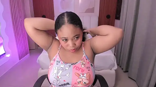 Snapshot of Leah_Sweetie chatting on 10.30.25 Leah Sweetie online show from 10.30.25