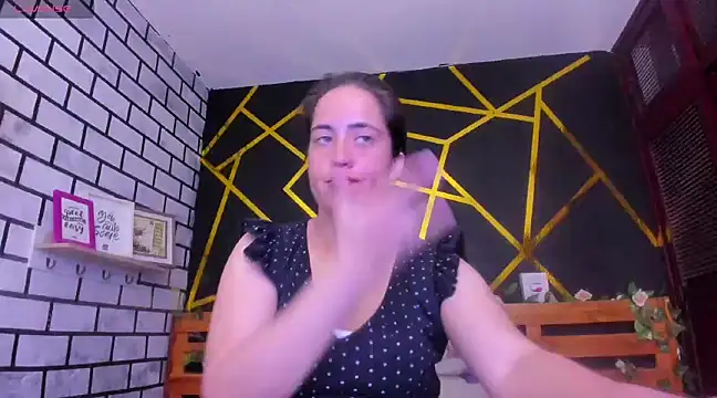 kathina giraldo online show from 12.12.24