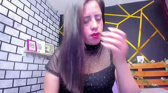 kathina giraldo online show from 12.24.24