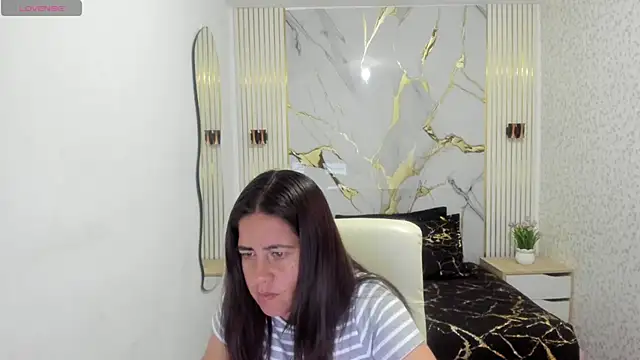 kathina giraldo online show from 03.26.26