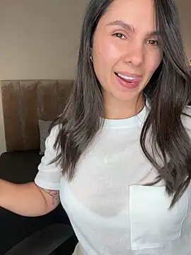 SofiaG  online show from 10.25.25