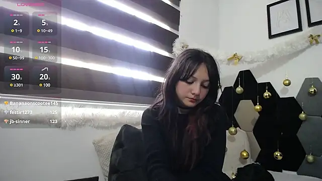 Maki Zein online show from 12.13.24