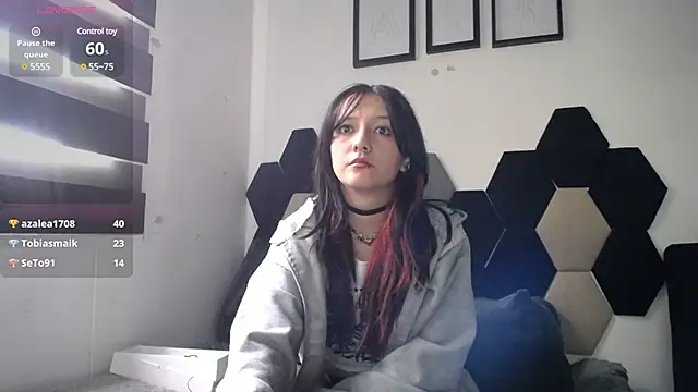 Maki Zein online show from 12.18.24