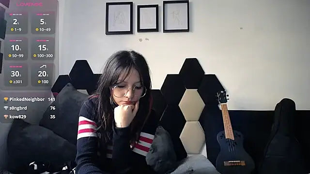 Maki Zein online show from 12.19.24