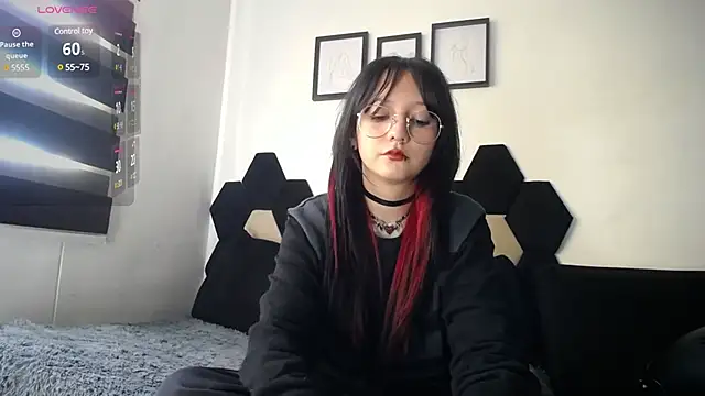 Maki Zein online show from 01.07.25