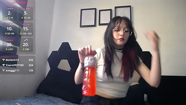 Maki Zein online show from 01.07.25
