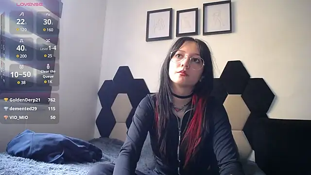 Maki Zein online show from 01.08.25