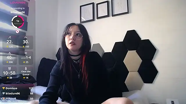 Maki Zein online show from 01.14.25