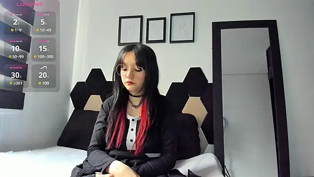 Maki Zein online show from 01.29.25