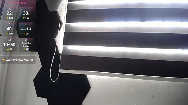 Maki Zein online show from 02.28.25