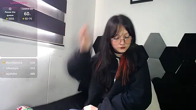 Maki Zein online show from 03.13.25