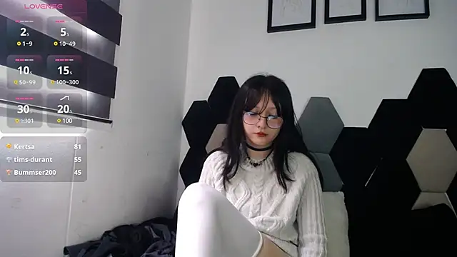 Maki Zein online show from 03.14.25