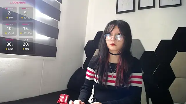 Maki Zein online show from 03.18.25