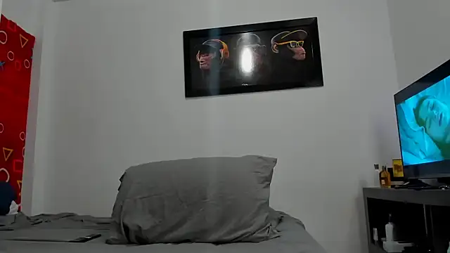 Snapshot of OliverBennet chatting on 10.03.25 OliverBennet online show from 10.03.25