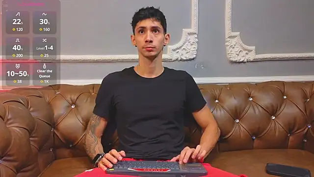 Snapshot of OliverBennet chatting on 11.03.25 OliverBennet online show from 11.03.25