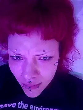 Snapshot of Sarah-Stoner chatting on 06.13.26 Sarah-Stoner online show from 06.13.26
