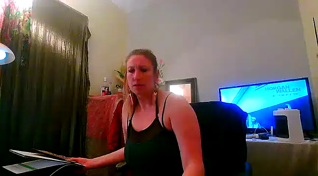 lilyhornyhousewife online show from 03.18.25