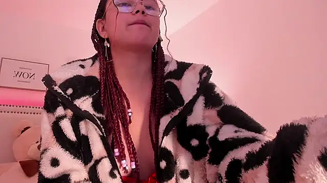 Snapshot of Eva_lenox chatting on 01.07.25 Eva lenox online show from 01.07.25