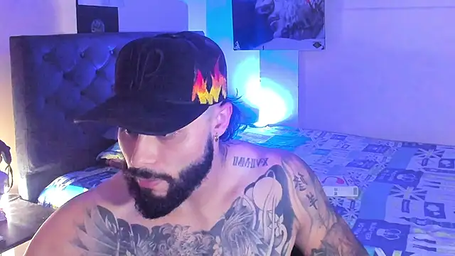 Snapshot of jeremygerard_ chatting on 01.10.25 jeremygerard online show from 01.10.25