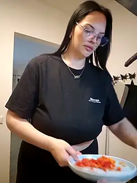 Jujuicy 97 online show from 10.27.25