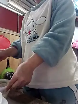 JasminePham online show from 12.10.24