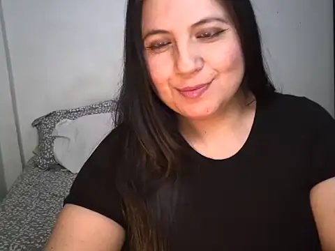 Snapshot of irissex0711 chatting on 10.07.25 irissex0711 online show from 10.07.25