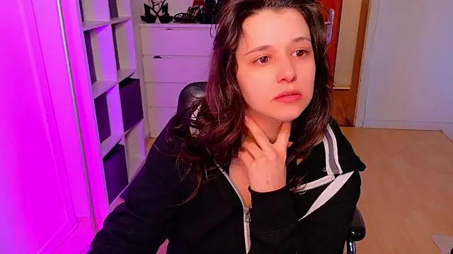 Snapshot of jenna-sxy19 chatting on 03.17.25 jenna-sxy19 online show from 03.17.25