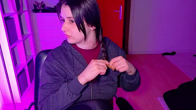 Snapshot of jenna-sxy19 chatting on 03.20.25 jenna-sxy19 online show from 03.20.25