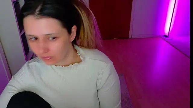 Snapshot of jenna-sxy19 chatting on 09.26.25 jenna-sxy19 online show from 09.26.25