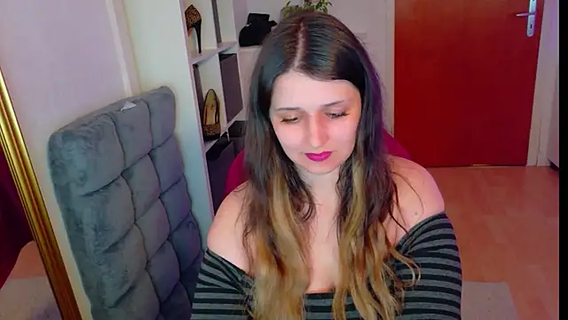 Snapshot of jenna-sxy19 chatting on 10.02.25 jenna-sxy19 online show from 10.02.25