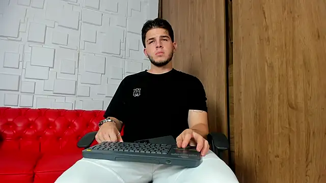 danielclarton1 online show from 12.10.24
