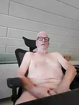 Greyhound70 online show from 09.28.25