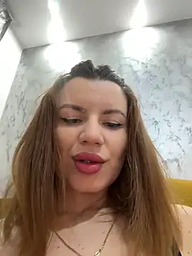 Snapshot of MayaMR chatting on 01.14.25 MayaMR online show from 01.14.25