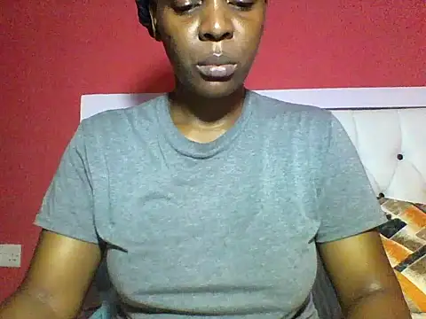 Snapshot of Sweet-piie chatting on 10.12.25 Sweet-piie online show from 10.12.25