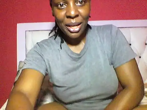 Snapshot of Sweet-piie chatting on 10.12.25 Sweet-piie online show from 10.12.25