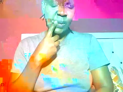 Snapshot of Sweet-piie chatting on 10.18.25 Sweet-piie online show from 10.18.25