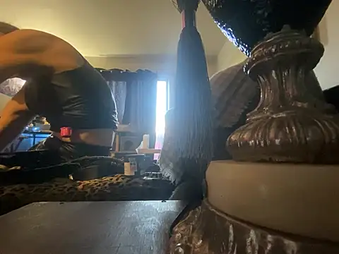 kikiwonderbar online show from 01.10.26