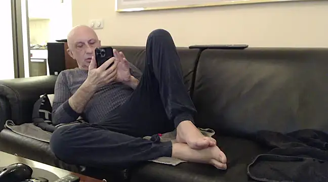 Snapshot of TILCO1 chatting on 01.15.25 TILCO1 online show from 01.15.25
