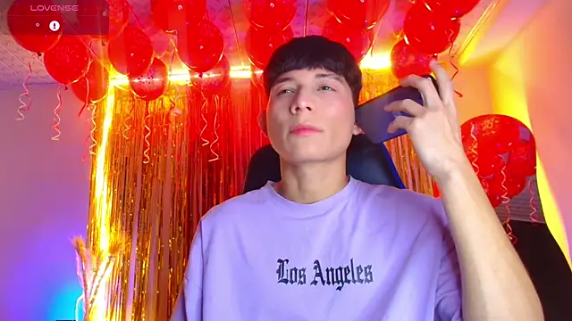 Snapshot of bryamer_19 chatting on 09.16.25 bryamer 19 online show from 09.16.25